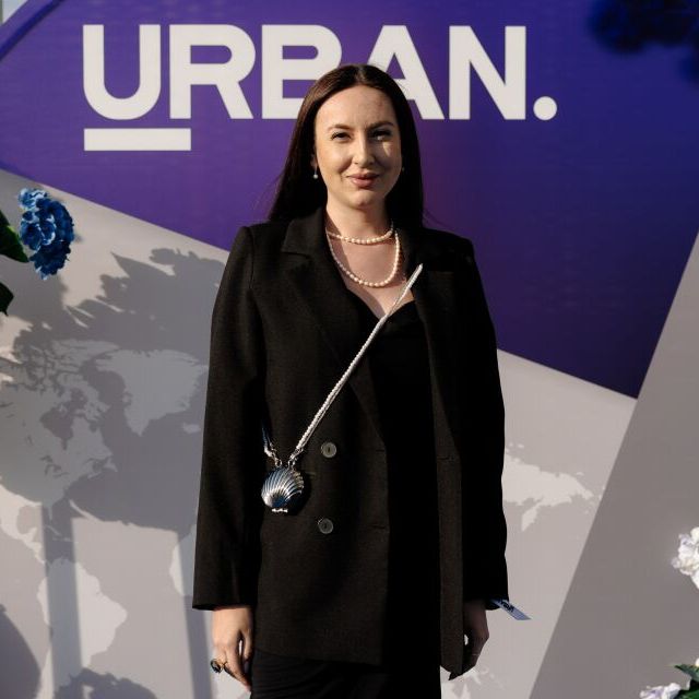 Фотозона URBAN: синяя ковровая дорожка - фото 33