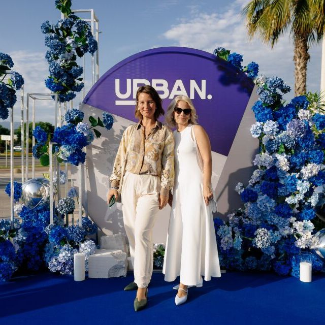 Фотозона URBAN: синяя ковровая дорожка - фото 50