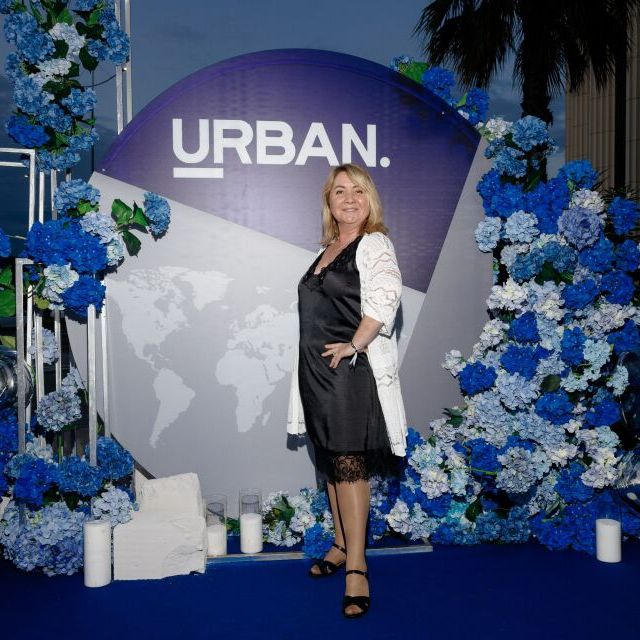 Фотозона URBAN: синяя ковровая дорожка - фото 158